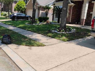 Stephanie J.'s Grass Cutting service result
