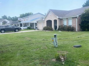 Bush Trimming by Jonathan Jones for Devon W. in Slidell, LA