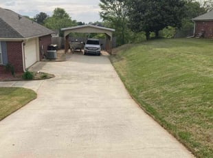 Stefanie H.'s Lawn Mowing service result