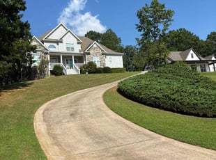 Novella W.'s Lawn Service service result