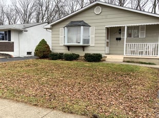Bush Trimming by B.J. Schuetz for Eric B. in Columbus, OH