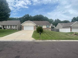 Kimberly M.'s Yard Cutting service result