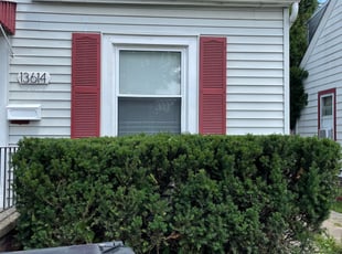 Bush Trimming by Demetrius Bennett Jr for Paul S. in Cleveland, OH
