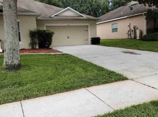 Bush Trimming by Willie Carmichael Jr for Debeca W. in Apopka, FL