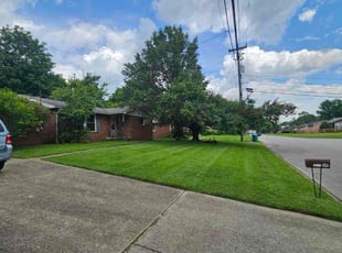Shawntia E.'s Lawn Service service result