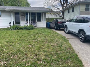 Leaf Removal by Carl Shockency for Emely C. in Saint Charles, MO
