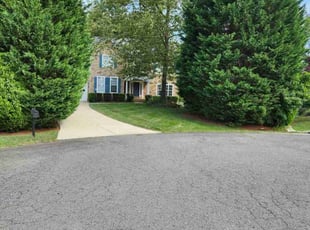 Traci J.'s Yard Cutting service result