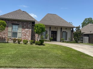 Bush Trimming by Carl George for Chris P. in Prairieville, LA