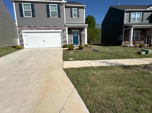 Kasaundra M.'s Lawn Care service result