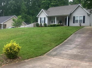 Jeanette W.'s Lawn Service service result