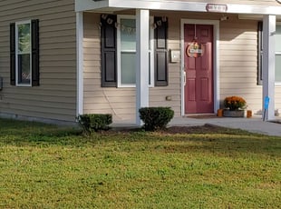 Bush Trimming by William Mende for Alex W. in Newport News, VA