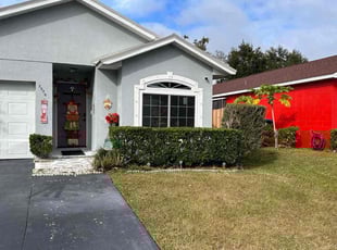 Bush Trimming by Hector's Lawncare C for Lynne L. in Orlando , FL