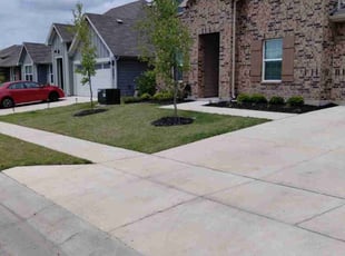 Rhonda K.'s Lawn Service service result