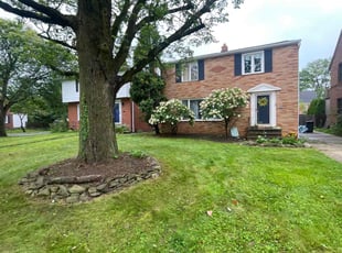 Weeding by Demetrius Bennett Jr for Isaac Y. in University Heights, OH