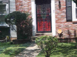 Bush Trimming by Derrick Graves for Malik O. in Capitol Heights, MD