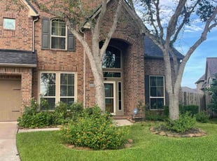 Bush Trimming by Jonathan Stephens for James r. in Fresno, TX