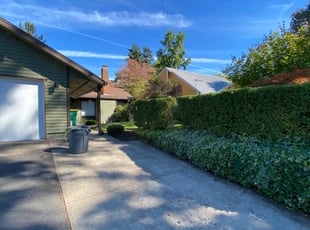 Bush Trimming by Eddie Elizarraraz for Dawn W. in Beaverton, OR