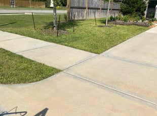 Kira P.'s Lawn Mowing Service service result