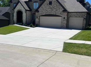LaTosha J.'s Yard Cutting service result