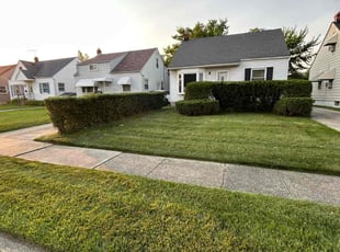 Bush Trimming by Marcus Williams for Laverne M. in Maple Heights, OH