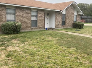 Bush Trimming by Noe Montiel for Charles Y. in Mesquite, TX