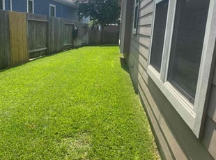 Stephanie G.'s Lawn Service service result