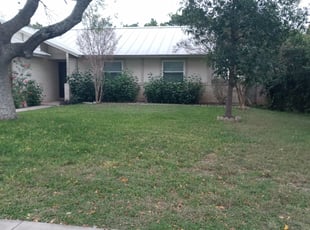 Bush Trimming by Jason Westgor for AJ M. in San Antonio, TX