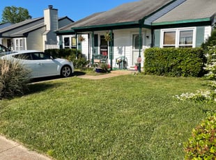 Bush Trimming by Robert Amoss for John B. in Virginia Beach, VA