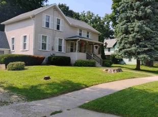 Bush Trimming by Fabius Tabor for Angelica R. in Sun Prairie, WI