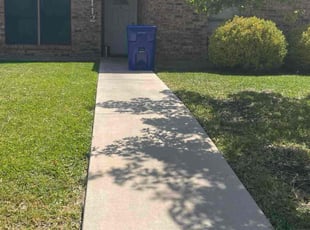 Jennifer L.'s Lawn Care service result