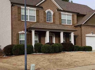 Bush Trimming by Willie P for Alfye G. in LITHONIA, GA
