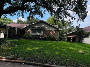 Larry E.'s Lawn Maintenance service result