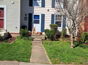Bush Trimming by Gualberto Mazariegos for Sarah W. in Burke, VA