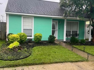 Bush Trimming by Melinda Smith for Malik a. in Baton Rouge, LA