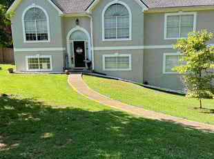 Esmie B.'s Lawn Service service result