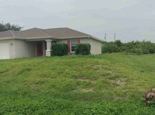 Bush Trimming by Dana Molina for Elizabeth E. in Cape Coral, FL