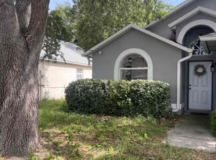 Bush Trimming by Ladarius Lathan for Jacklyn L. in Orlando, FL