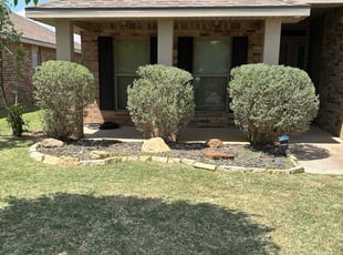 Bush Trimming by Matthew Wright for Stanton K. in Lubbock, TX