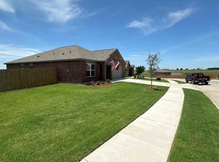 Raul C.'s Lawn Mowing service result