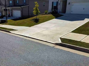 Della H.'s Lawn Mowing Service service result