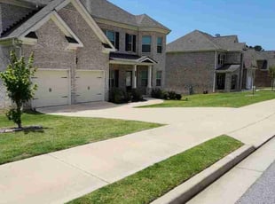 Suzanne Z.'s Lawn Maintenance service result