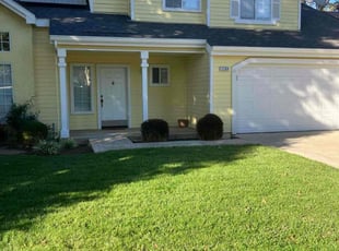 Bush Trimming by Alex Rodriguez for Stacey G. in Fresno, CA