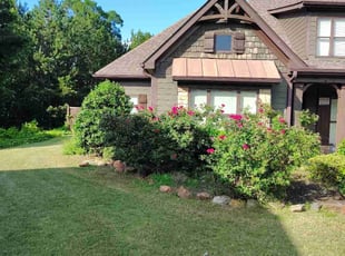 Bush Trimming by Elvin Dobbs for Ibneiah J. in Dallas, GA