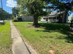 Kim J.'s Yard Cutting service result