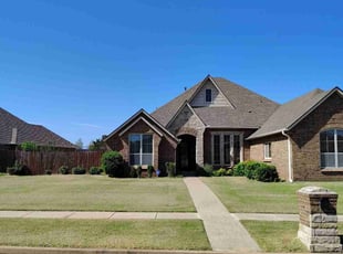 Ros L.'s Lawn Maintenance service result