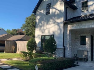 Bush Trimming by Dulce Aguirre for Ximena D. in Houston, TX