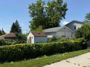 Bush Trimming by DuWayne Shaw for Cheryl D. in Cudahy, WI