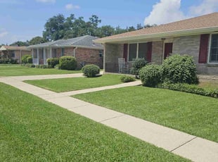 Melanie S.'s Lawn Maintenance service result