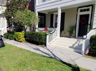Bush Trimming by Carlos Martinez for Jennifer G. in Orlando, FL