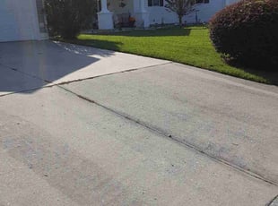 Jewel W.'s Lawn Maintenance service result